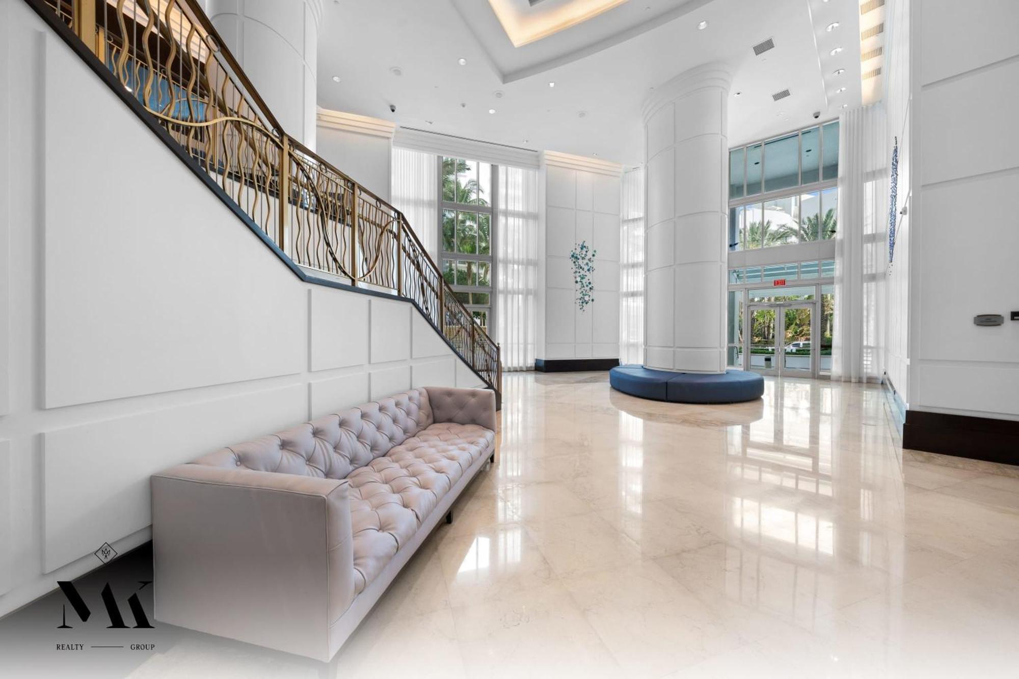 Fontainebleau Resort Balcony W Ocean And City View Маями Бийч Екстериор снимка